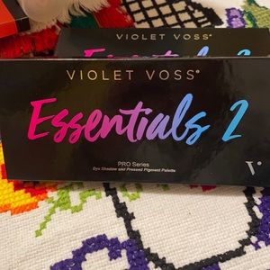 Violet Voss essentials 2